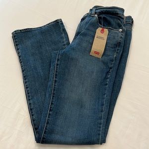 NWT Levis Classic Bootcut Jeans